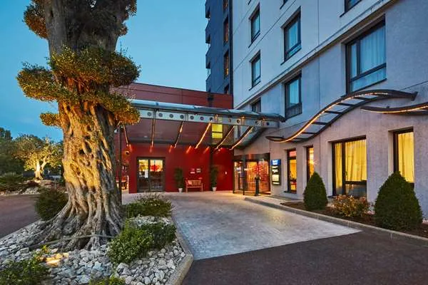 Kyriad Prestige Lyon Est - Saint-Priest Eurexpo Hotel and Spa