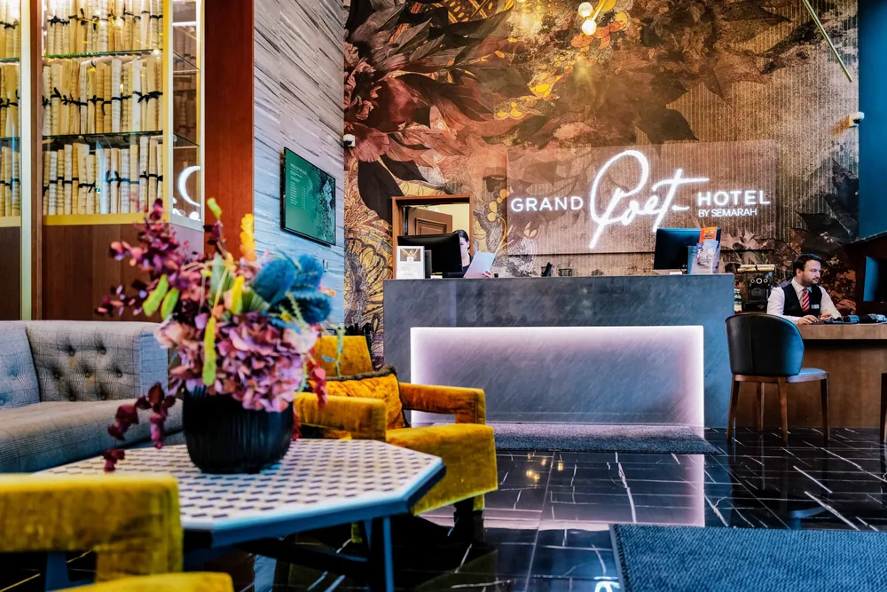 Grand Poet Hotel by Semarah